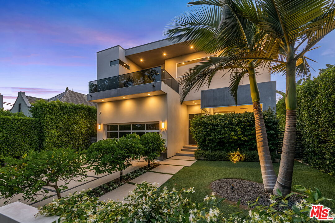 Los Angeles, California, 90046, United States, 5 Bedrooms Bedrooms, ,2 BathroomsBathrooms,Residential,For Sale,1829471