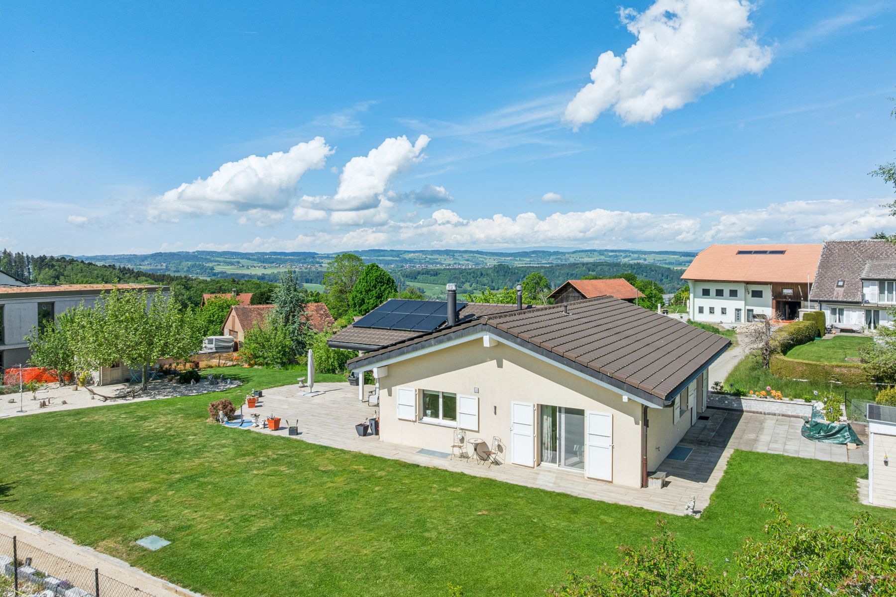  Contemporary luxury villa with large garden and unobstructed view - 物件實景