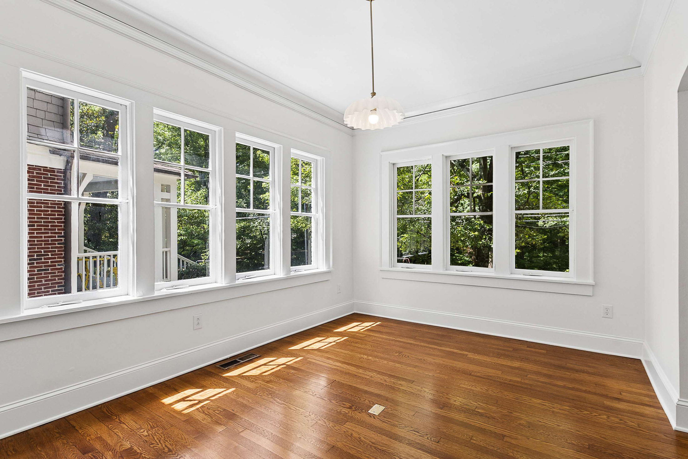 Charming 1930 Craftsman Bungalow in an Unbeatable Virginia Highland Location - 物件實景