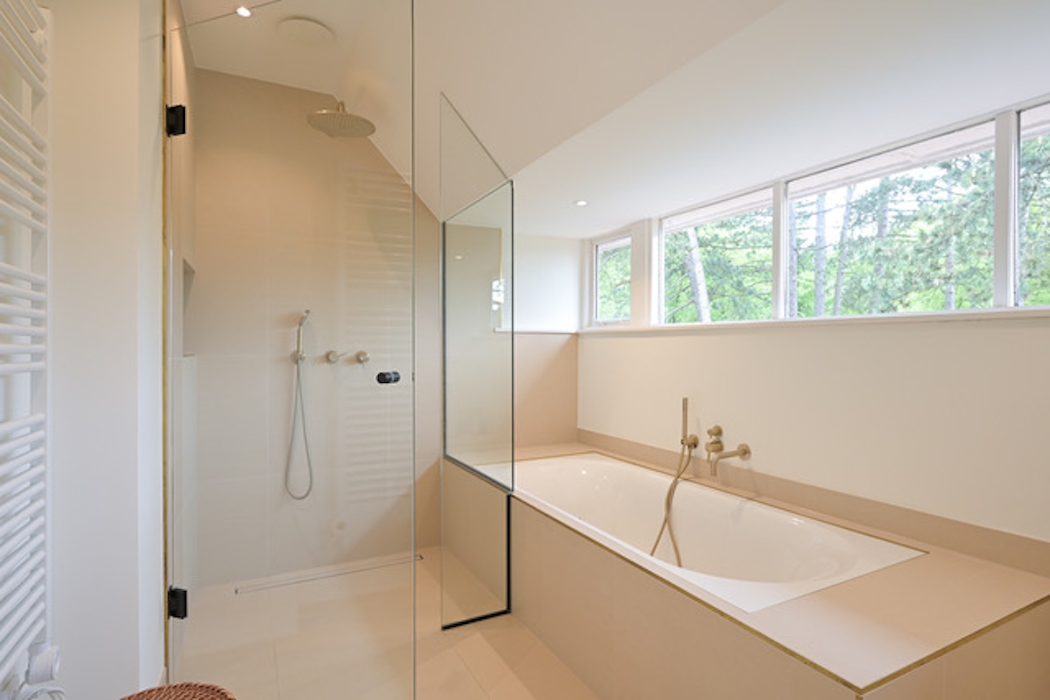  Spacious, turn-key family villa with swimming pool and guest accommodation - 物件實景