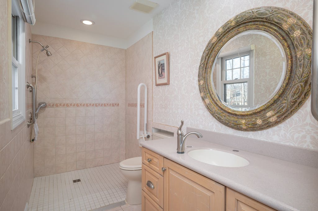10 Shadowbrook Ln, Harding Township, New Jersey, 07960, United States, 2 Bedrooms Bedrooms, ,3 BathroomsBathrooms,Residential,For Sale,10 Shadowbrook Ln,1433753