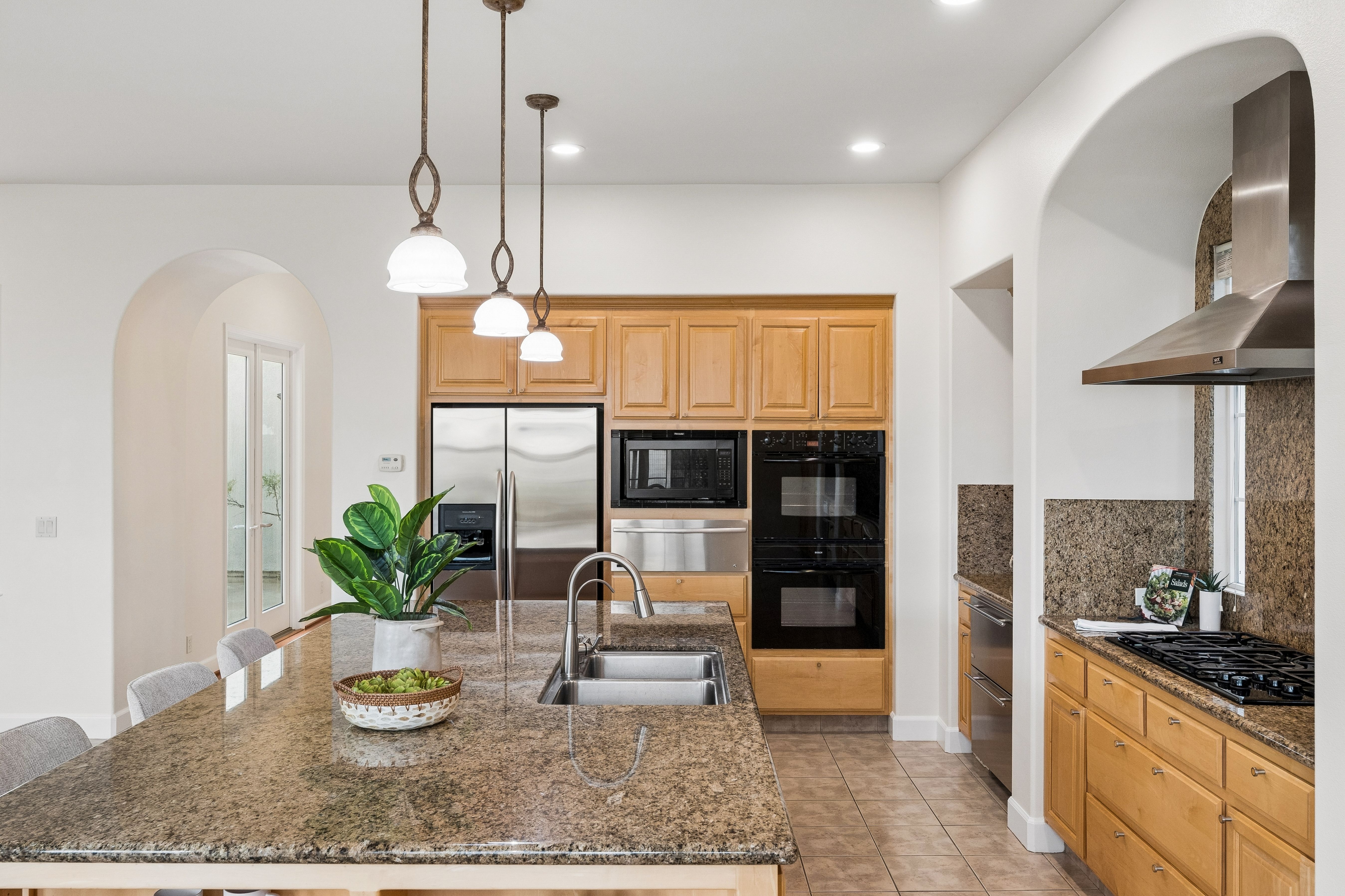  Panoramic Views and Timeless Design in This Stunning Shapell ?Gallery? Residence - 物件實景