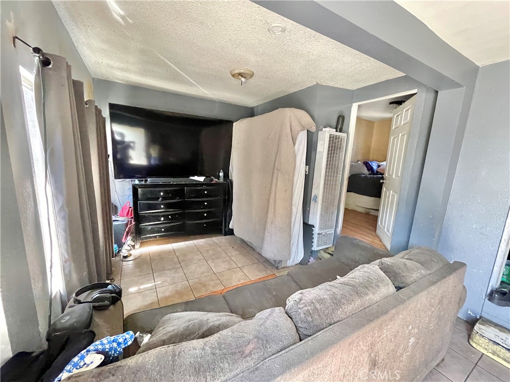 Bell Gardens, California, 90201, United States, ,Residential,For Sale,1899472