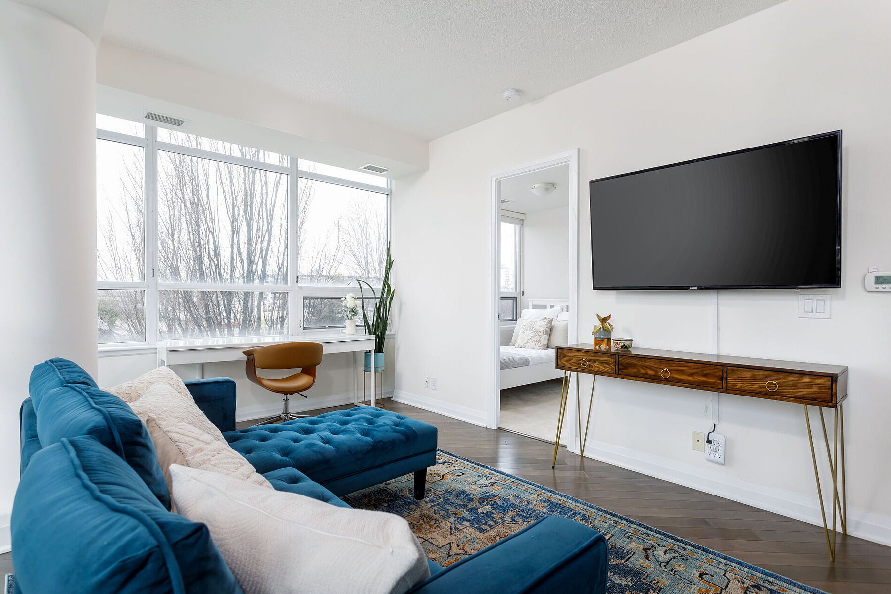  Spacious and Bright Condo - 物件實景