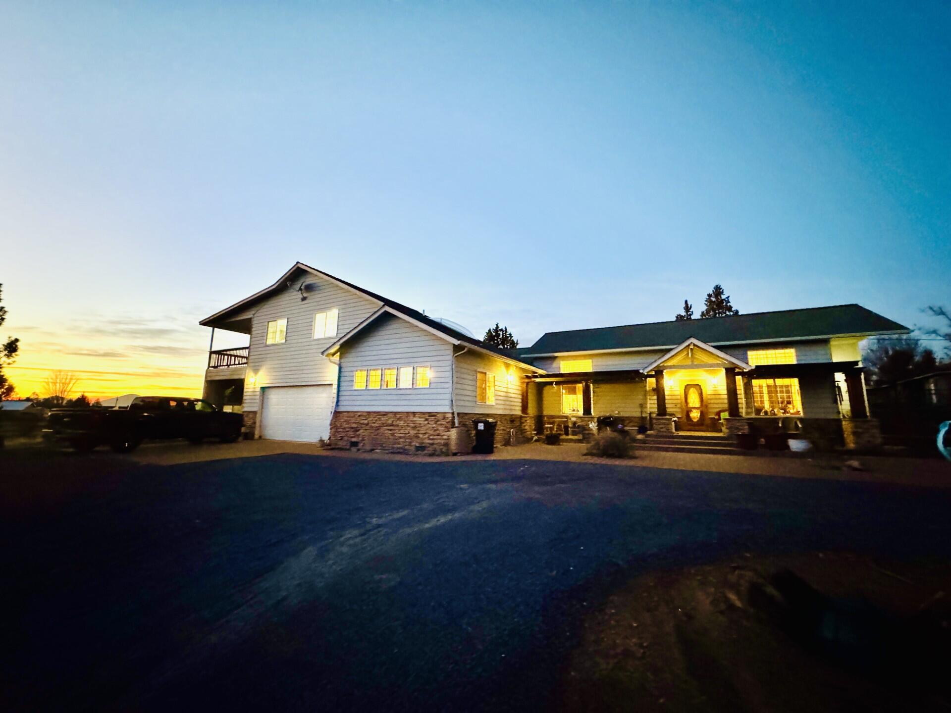 Terrebonne, Oregon, 97760, United States, 3 Bedrooms Bedrooms, ,2 BathroomsBathrooms,Residential,For Sale,2009315