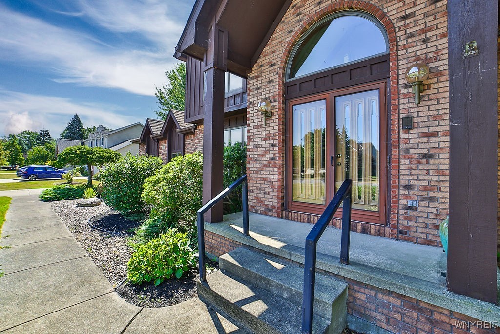 Grand Island, New York, 14072, United States, 4 Bedrooms Bedrooms, ,4 BathroomsBathrooms,Residential,For Sale,1899364