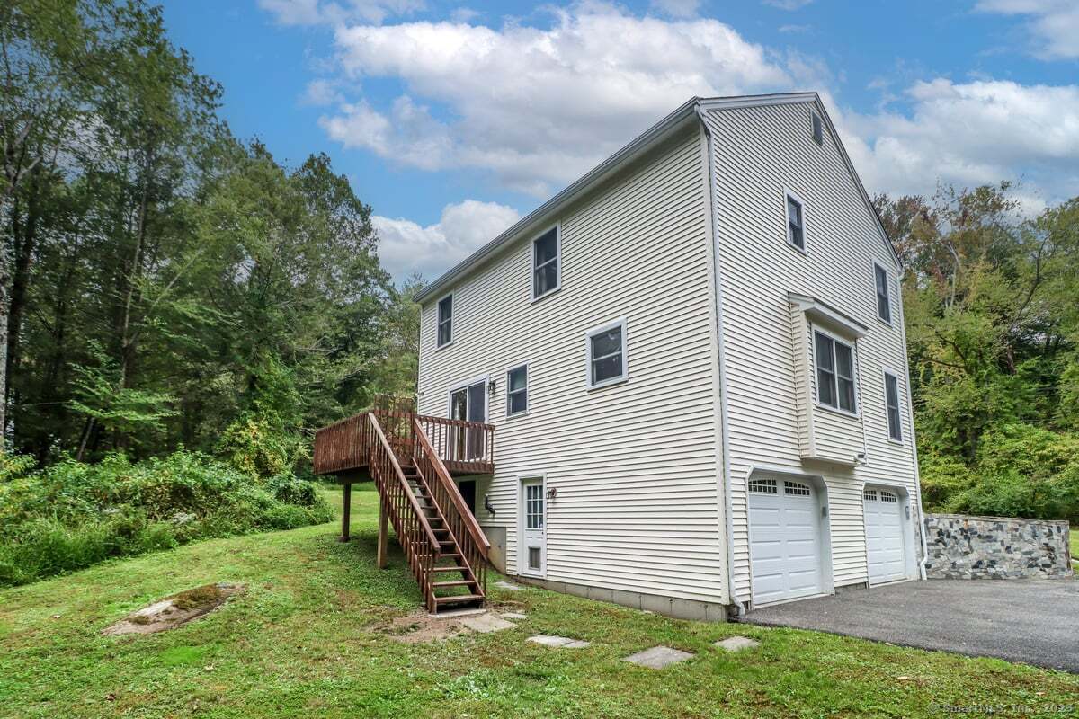 New Milford, Connecticut, 06776, United States, 3 Bedrooms Bedrooms, ,3 BathroomsBathrooms,Residential,For Sale,1958053