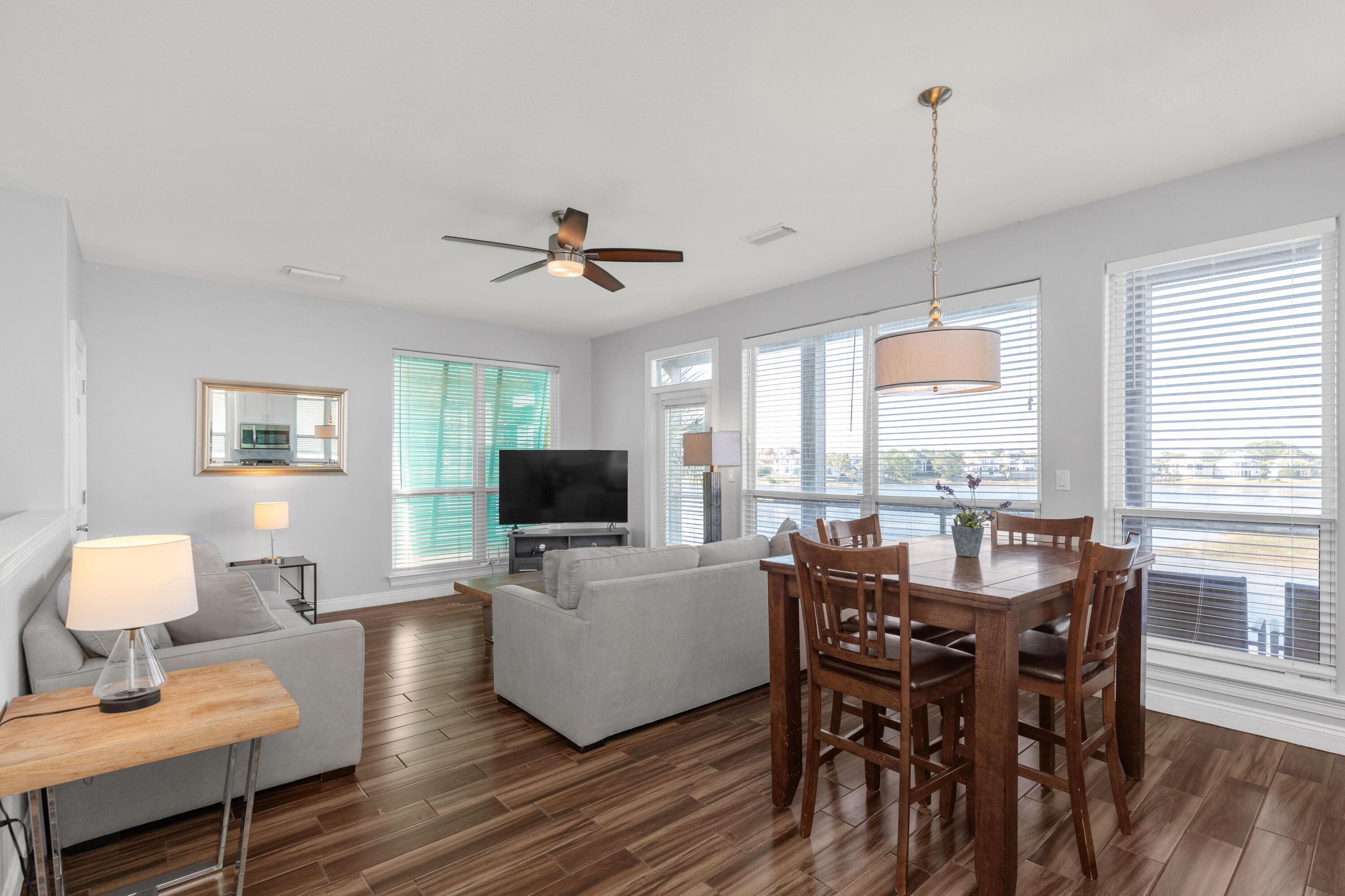 Destin, Florida, 32541, United States, 4 Bedrooms Bedrooms, ,4 BathroomsBathrooms,Residential,For Sale,1984209