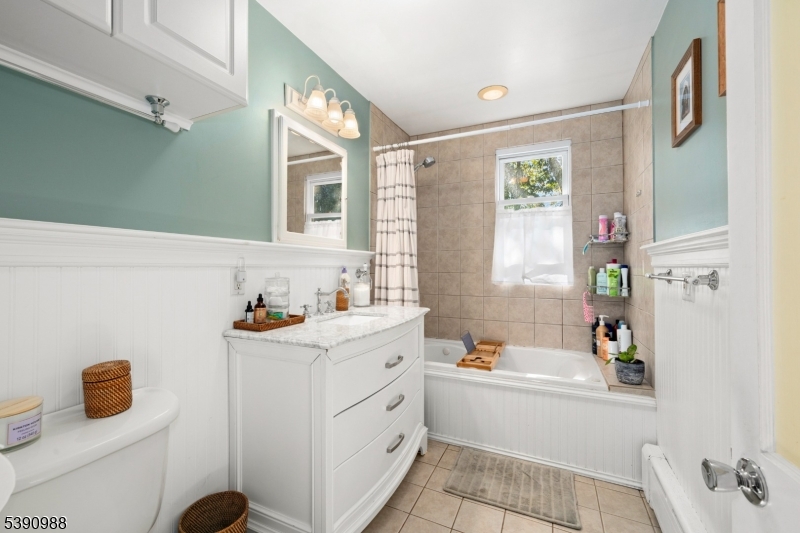 Kingwood Twp., New Jersey, 08825, United States, 3 Bedrooms Bedrooms, ,2 BathroomsBathrooms,Residential,For Sale,1984798