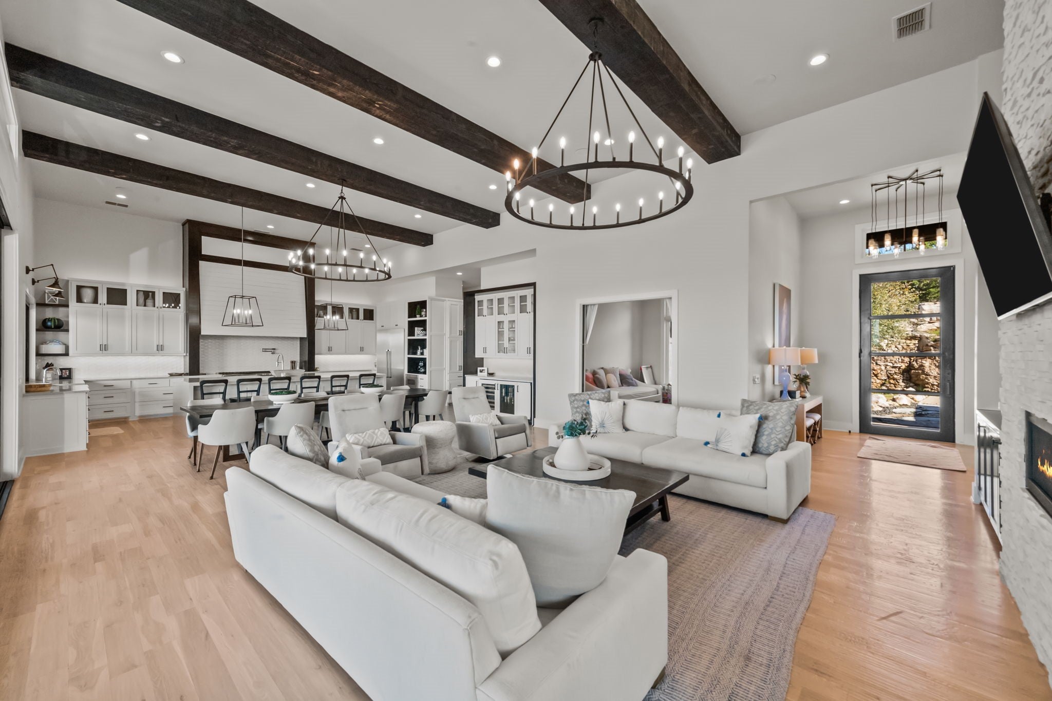 Graford, Texas, 76449, United States, 5 Bedrooms Bedrooms, ,7 BathroomsBathrooms,Residential,For Sale,1987325