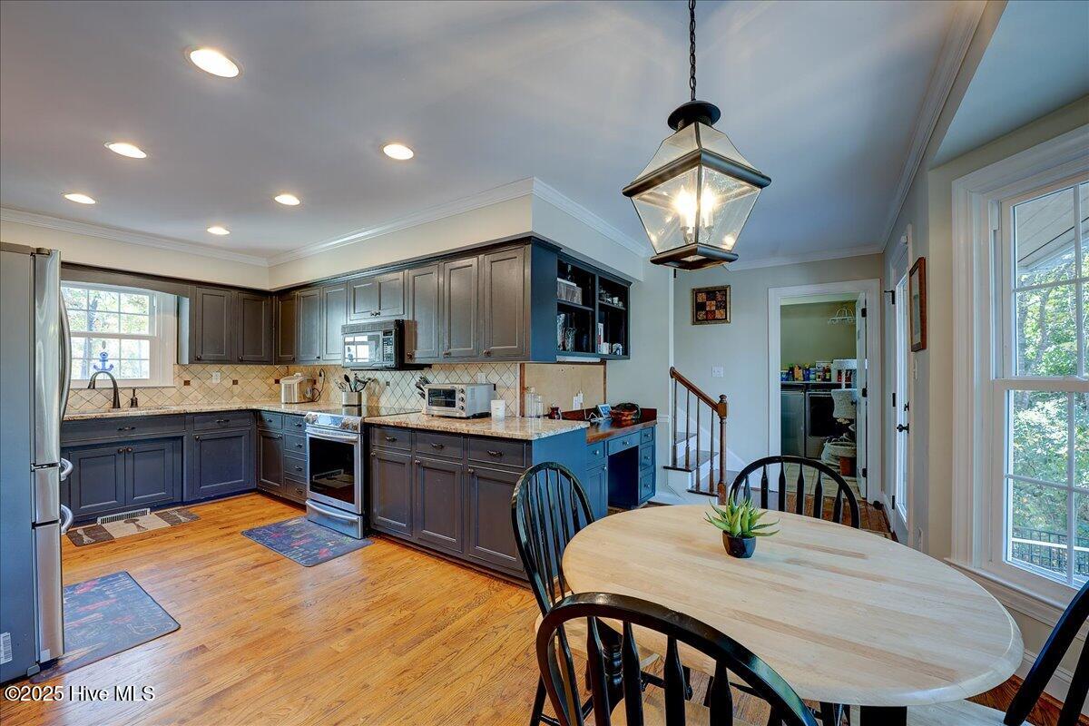 Trent Woods, North Carolina, 28562, United States, 4 Bedrooms Bedrooms, ,3 BathroomsBathrooms,Residential,For Sale,1997785