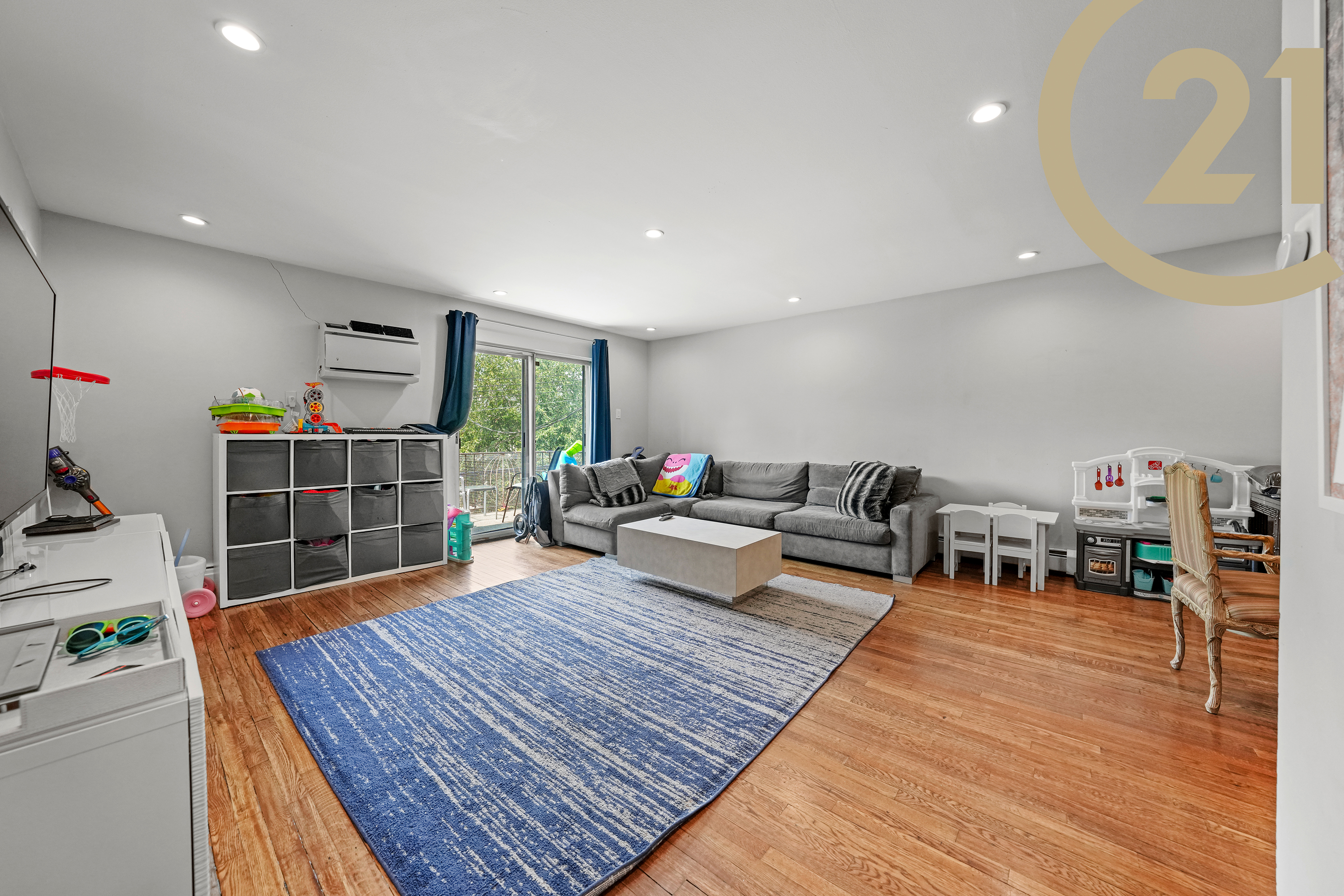 Brooklyn, New York, 11230, United States, 8 Bedrooms Bedrooms, ,6 BathroomsBathrooms,Residential,For Sale,1982409