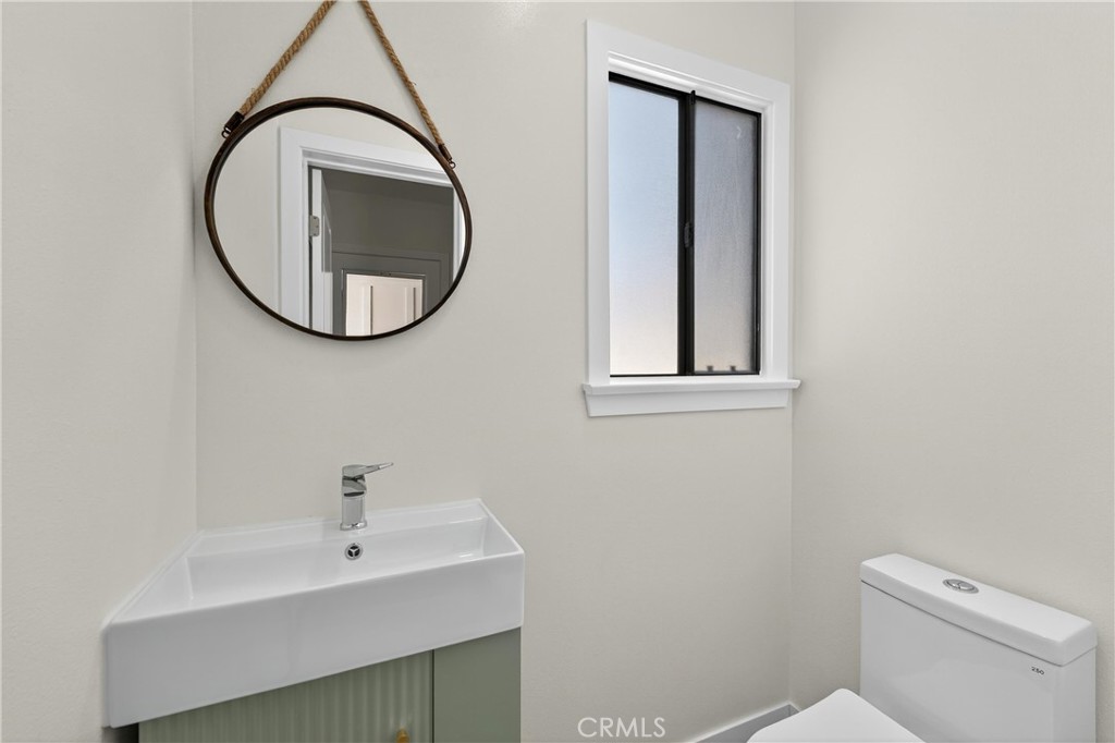Anaheim, California, 92805, United States, 3 Bedrooms Bedrooms, ,3 BathroomsBathrooms,Residential,For Sale,1927915