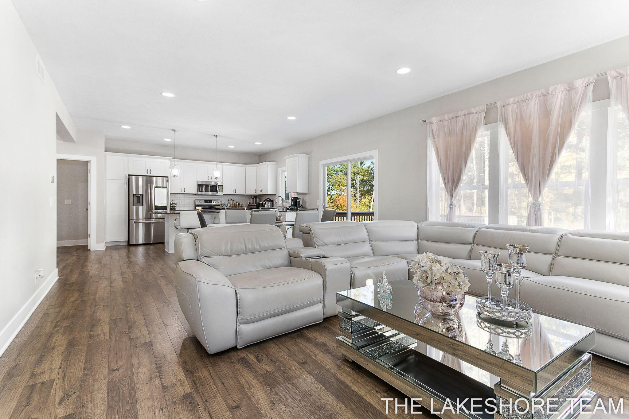 Holland, Michigan, 49424, United States, 5 Bedrooms Bedrooms, ,4 BathroomsBathrooms,Residential,For Sale,1973082