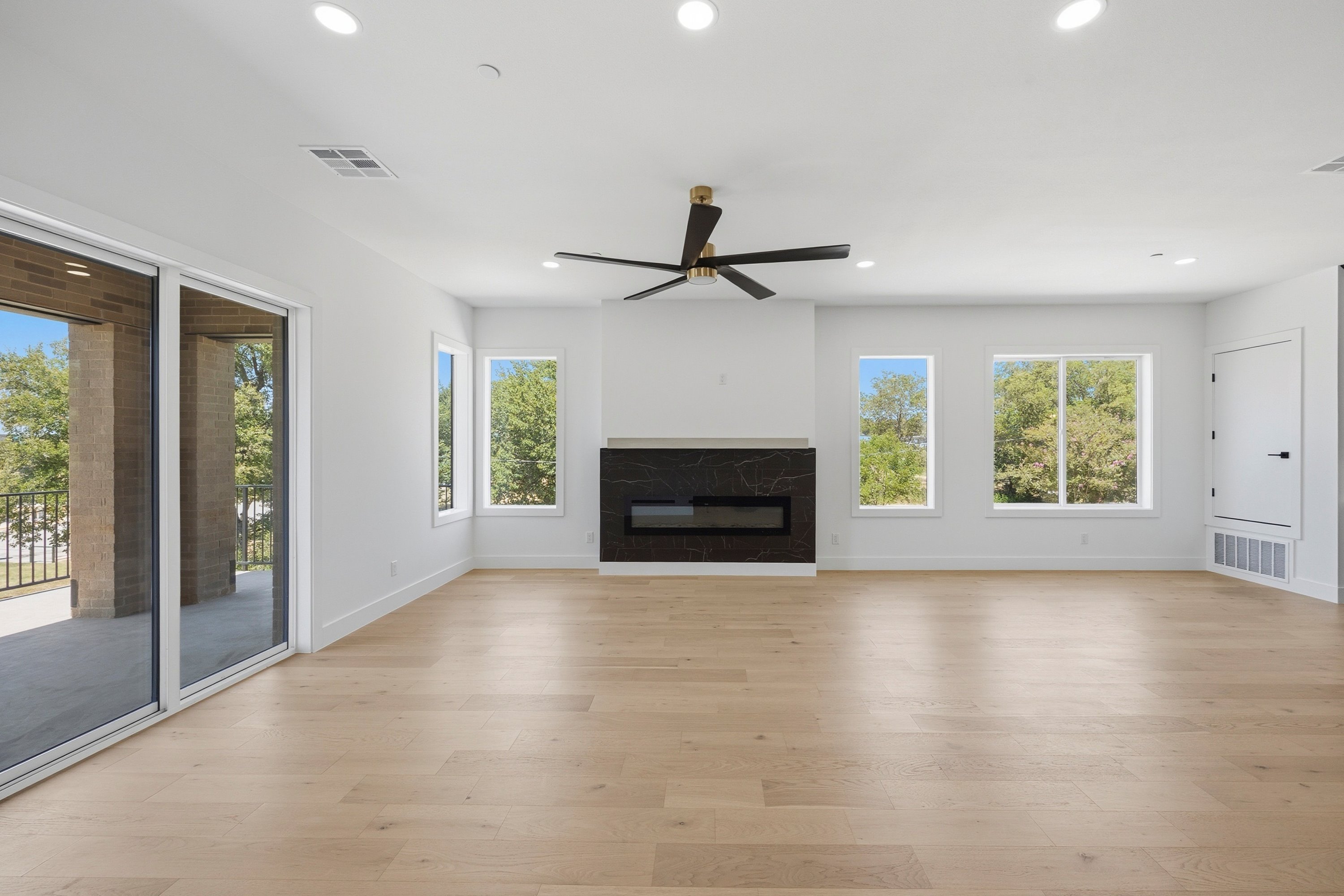  400 Vista Buena Trail, Fort Worth, TX, 76111 - 物件實景