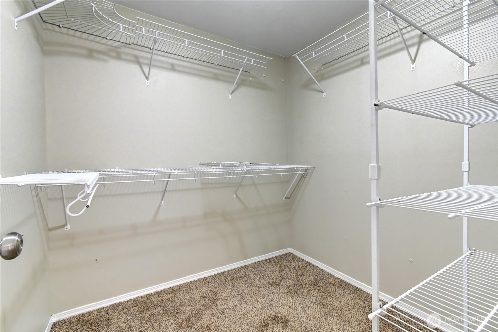 Covington, Washington, 98042, United States, 5 Bedrooms Bedrooms, ,3 BathroomsBathrooms,Residential,For Sale,2002094