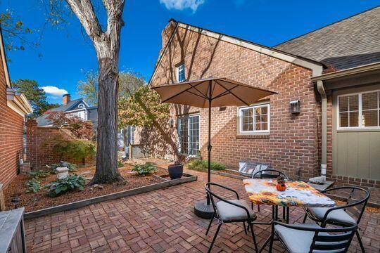 Upper Arlington, Ohio, 43220, United States, 3 Bedrooms Bedrooms, ,3 BathroomsBathrooms,Residential,For Sale,1987809