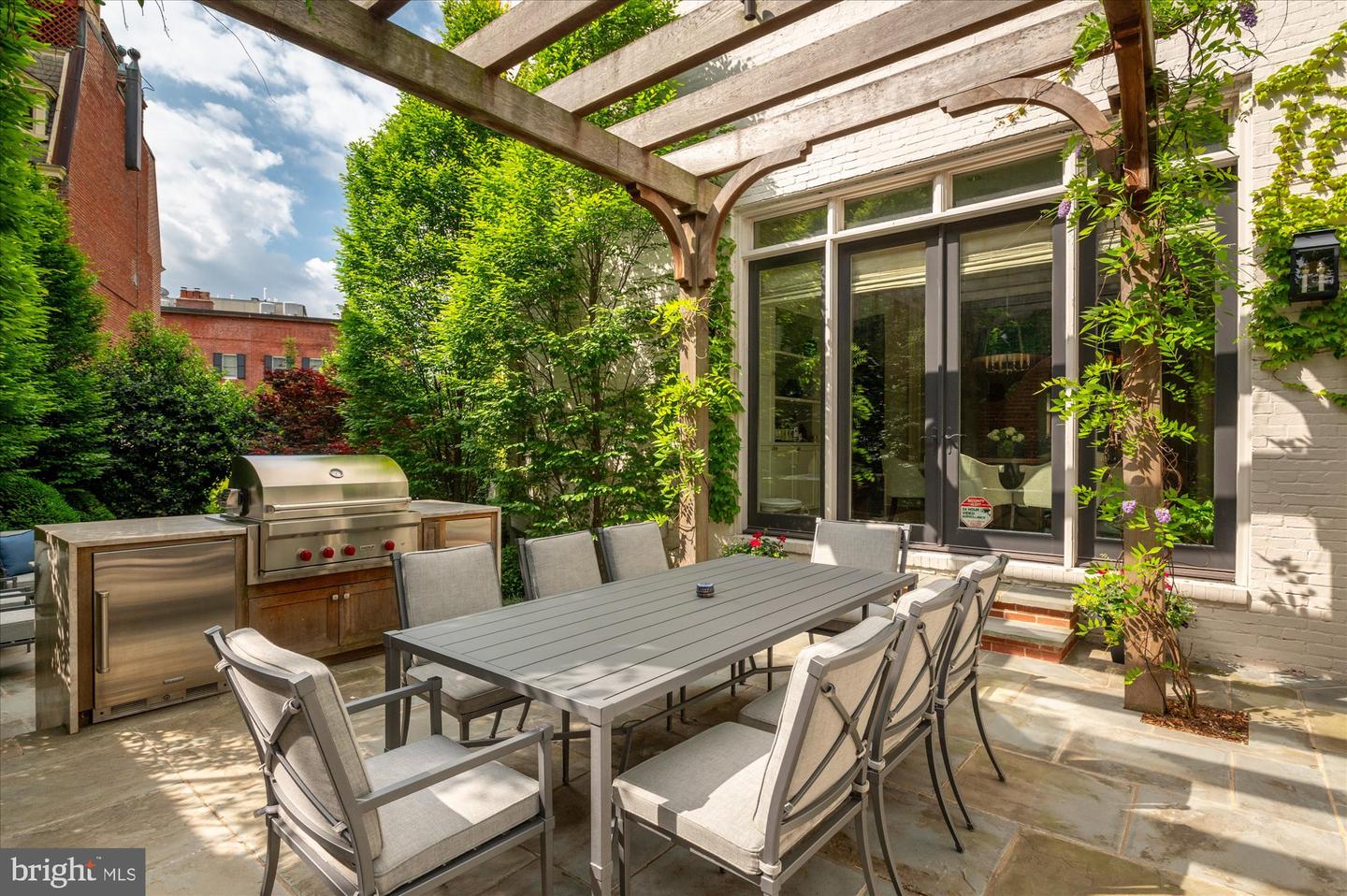 Washington, District of Columbia, 20008, United States, 6 Bedrooms Bedrooms, ,8 BathroomsBathrooms,Residential,For Sale,1807338