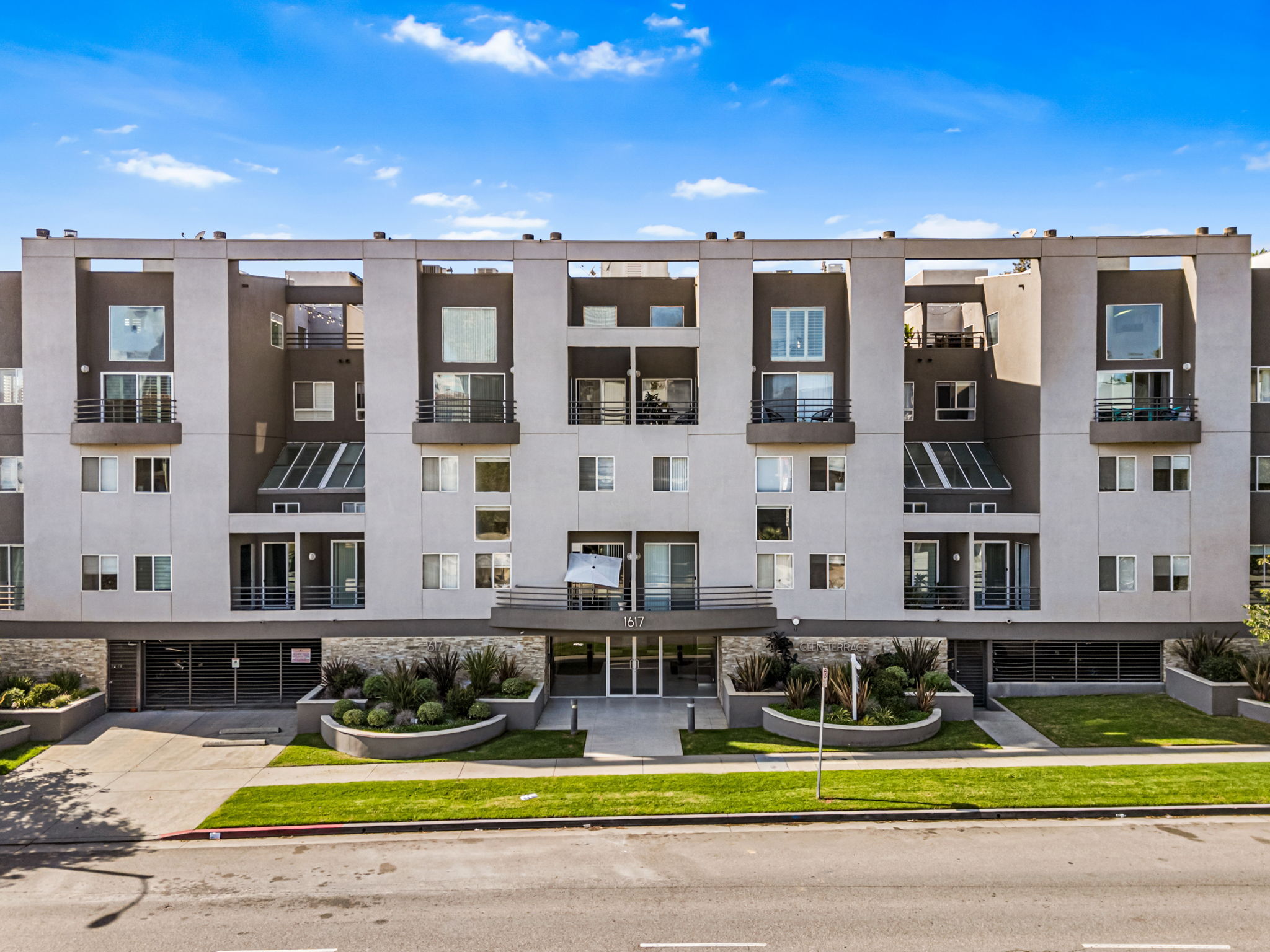  1617 S Beverly Glen Blvd - 物件實景