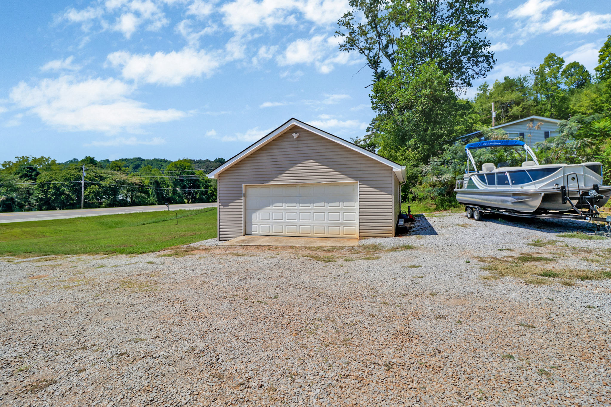 Rockwood, Tennessee, 37854, United States, 4 Bedrooms Bedrooms, ,3 BathroomsBathrooms,Residential,For Sale,2011403