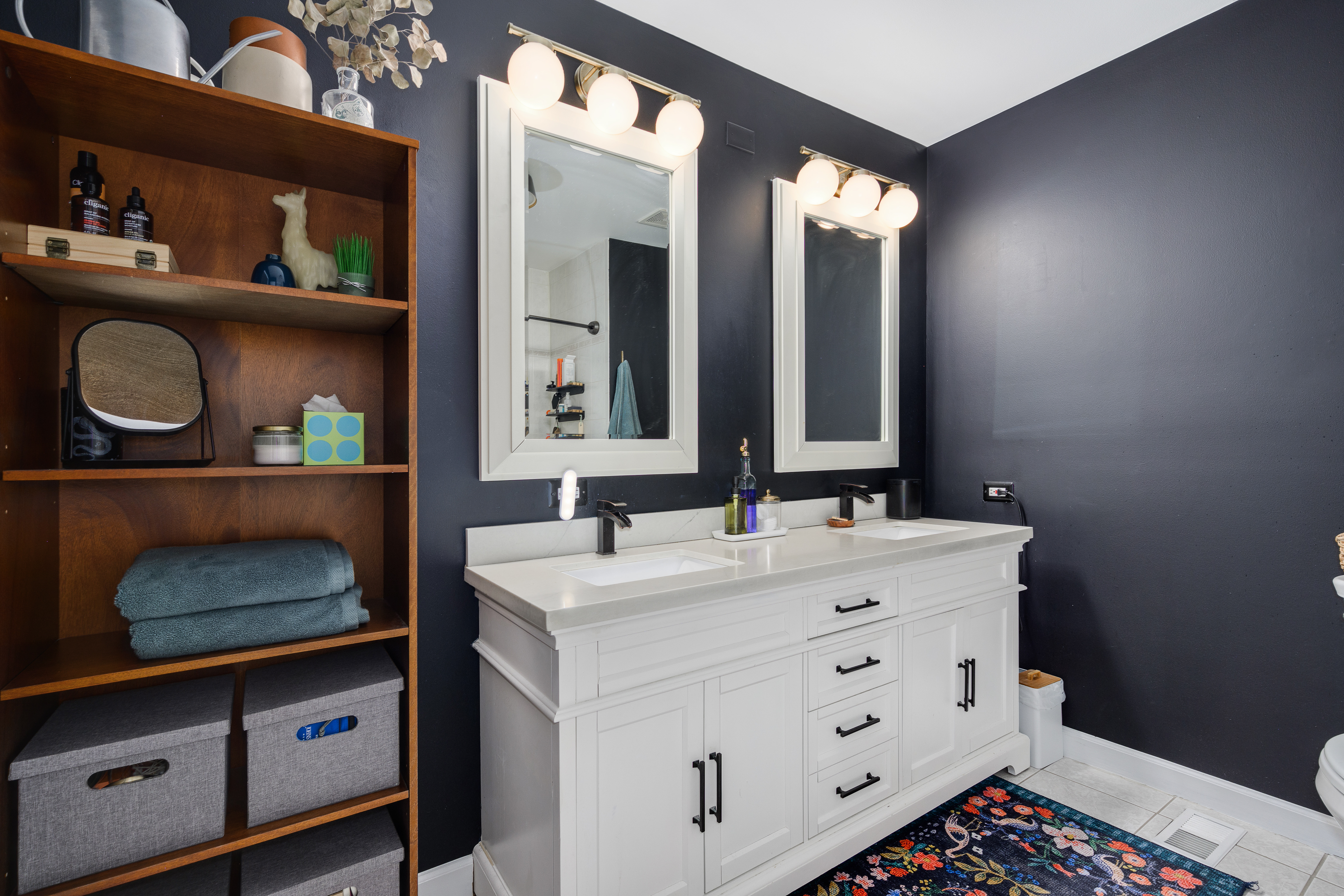  Incredible Opportunity in Canaryville Bridgeport - 物件實景