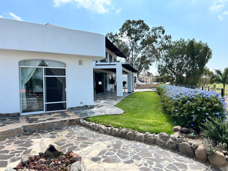 Priv. Mazatlan, Chapala, Jalisco, 45907, Mexico, 5 Bedrooms Bedrooms, ,4 BathroomsBathrooms,Residential,For Sale,Priv. Mazatlan,1626257