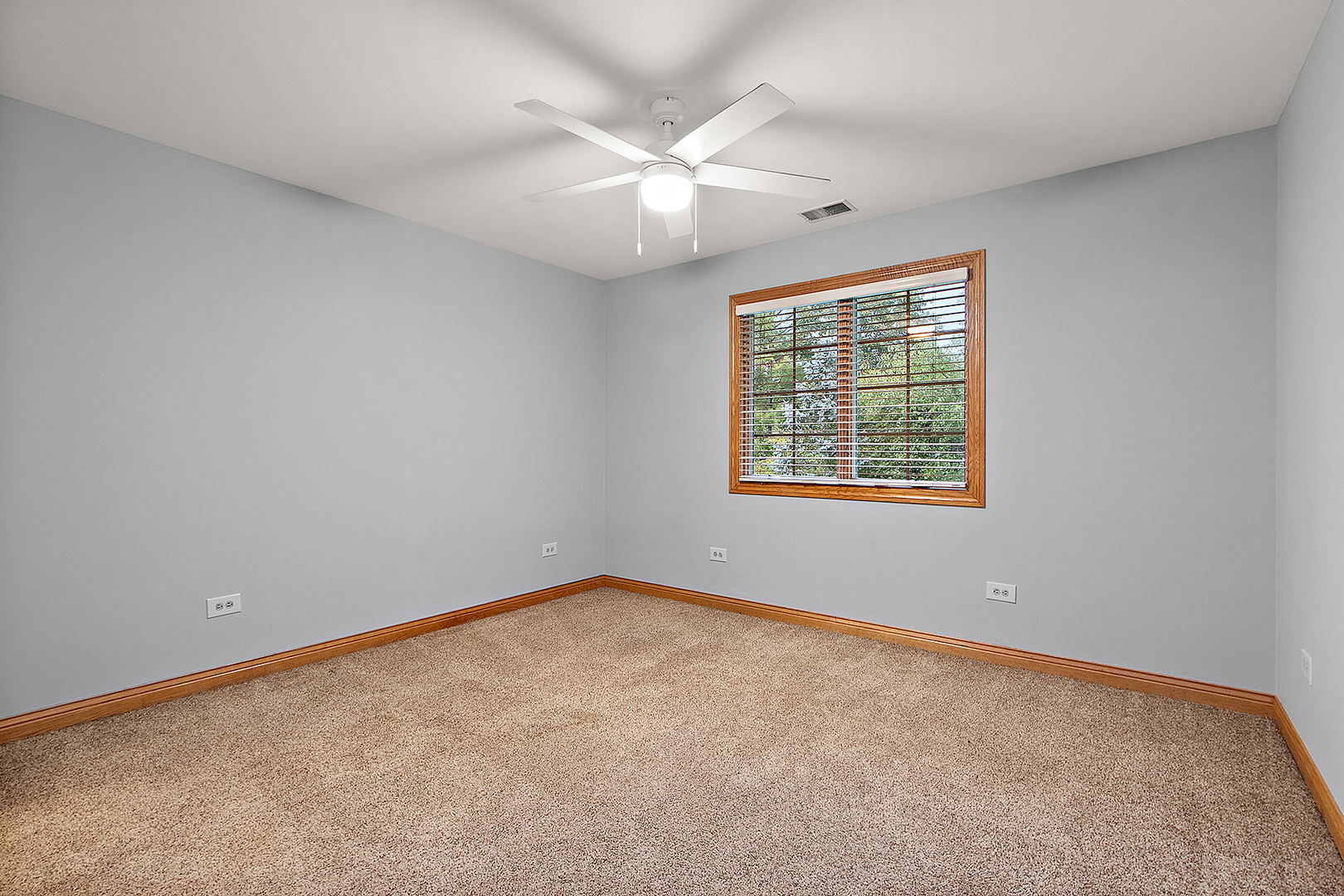 New Lenox, Illinois, 60451, United States, 4 Bedrooms Bedrooms, ,3 BathroomsBathrooms,Residential,For Sale,1974634