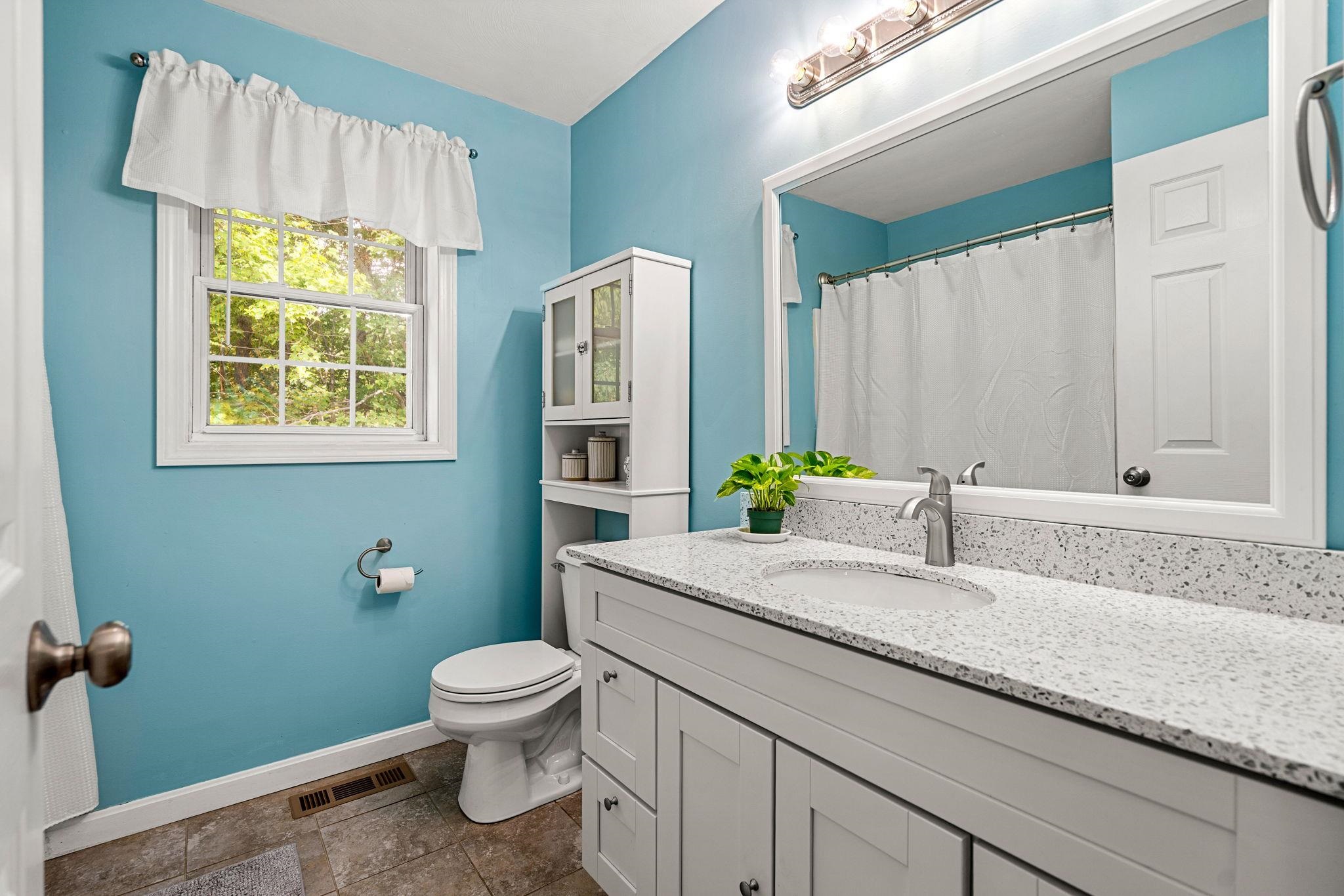 Derry, New Hampshire, 03038, United States, 3 Bedrooms Bedrooms, ,2 BathroomsBathrooms,Residential,For Sale,1927202