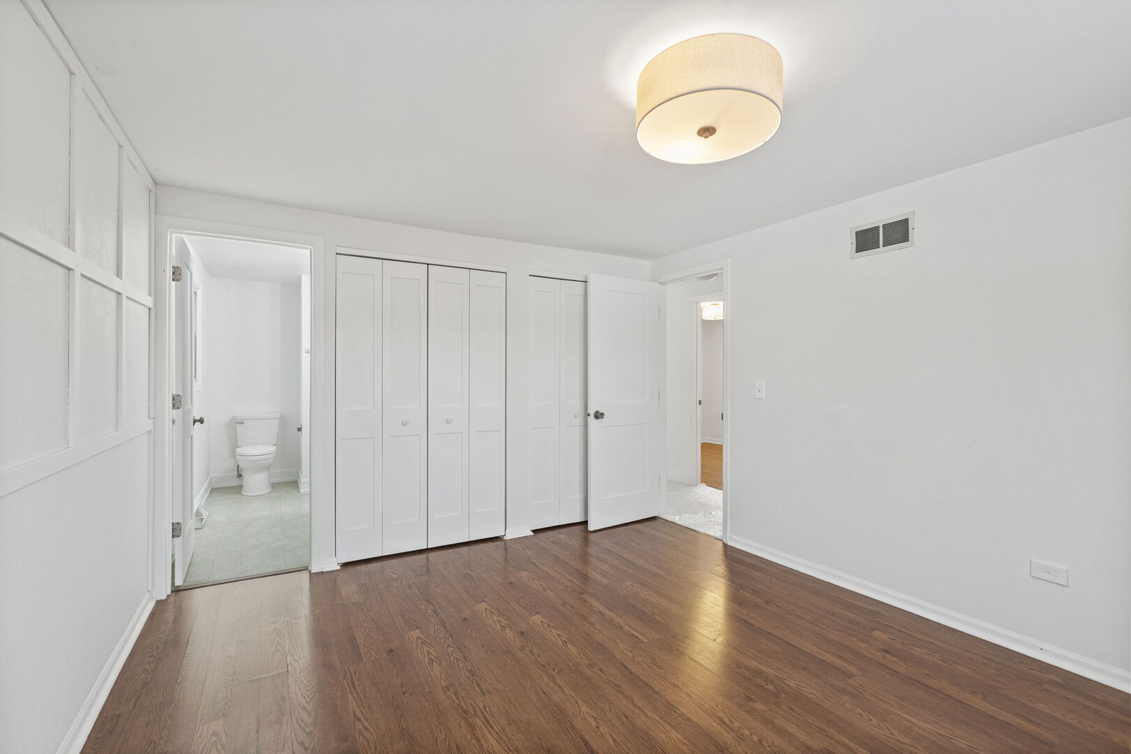 Arlington Heights, Illinois, 60004, United States, 3 Bedrooms Bedrooms, ,2 BathroomsBathrooms,Residential,For Sale,2000962