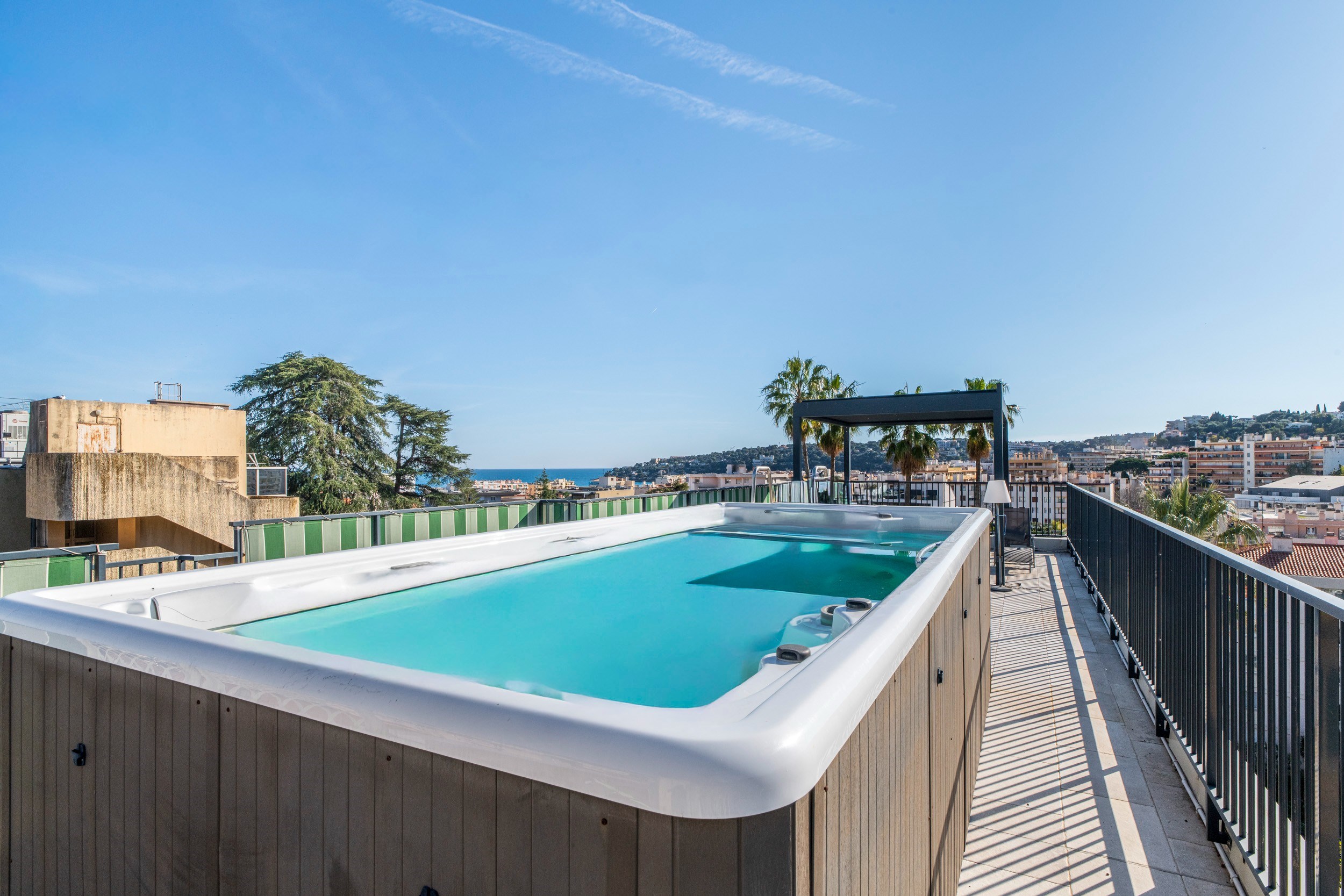  Menton luxury penthouse with rooftop terrace, pool and panoramic views - 物件實景