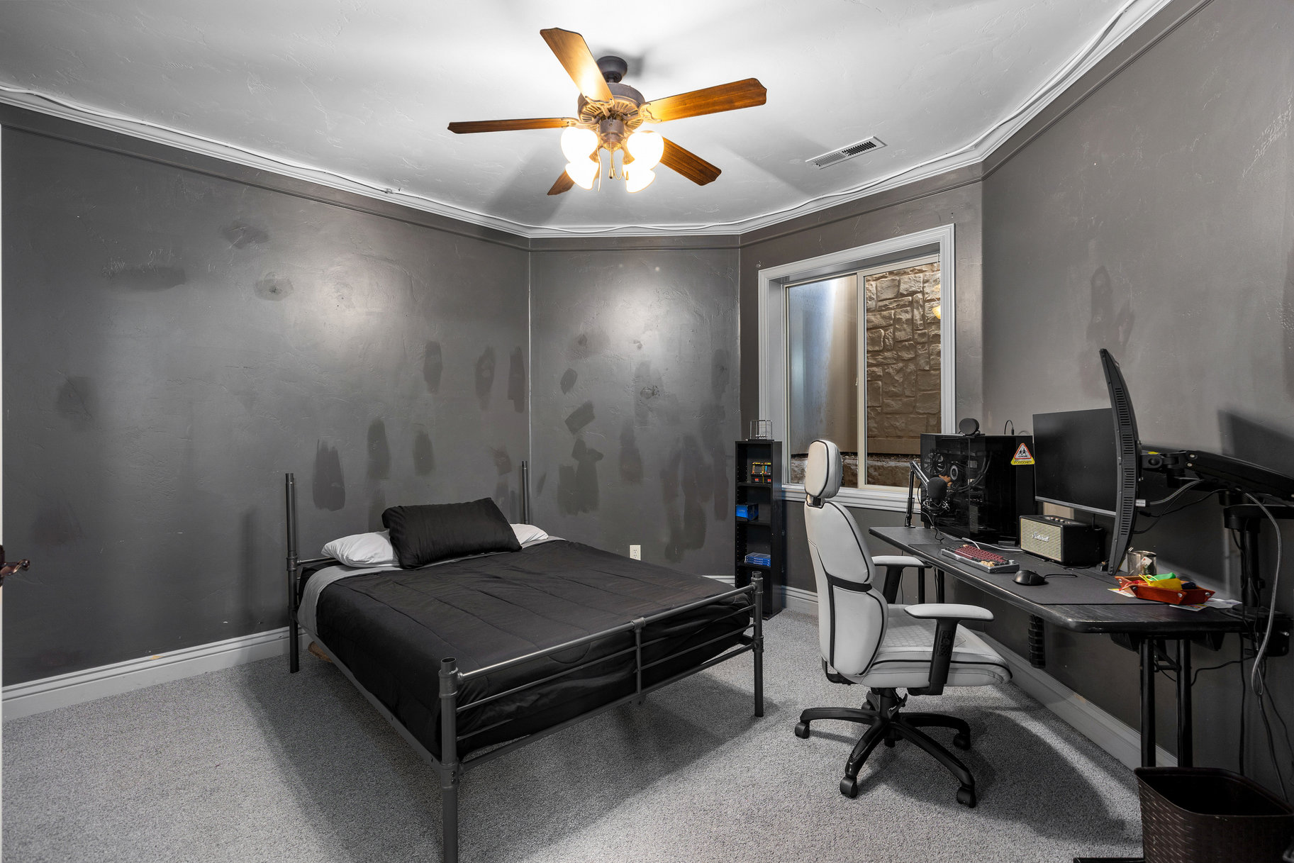  Tuscany Revival Resort-Style Living With Theater Room, Pool & 4-Car Garage - 物件實景