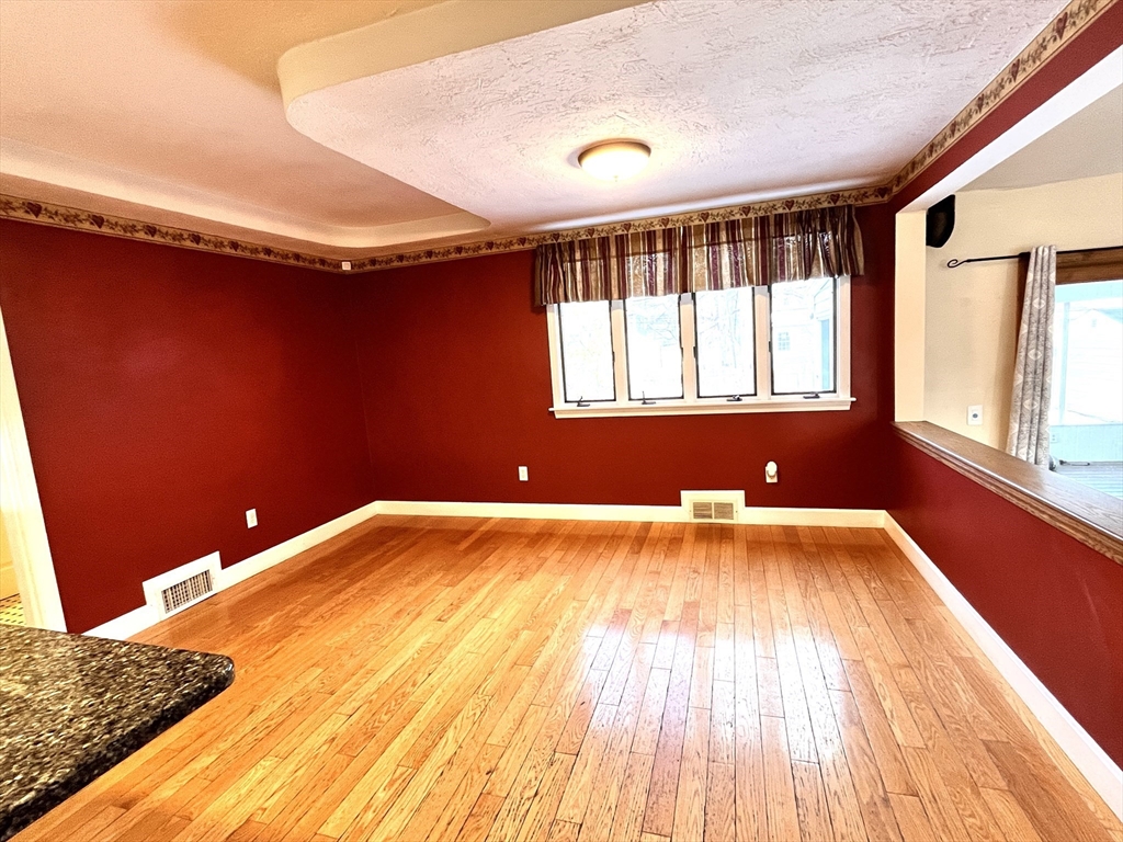 Fitchburg, Massachusetts, 01420, United States, 3 Bedrooms Bedrooms, ,3 BathroomsBathrooms,Residential,For Sale,2005114