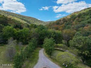 1tq5sqtifeit, Pennsylvania, 15534, United States, 3 Bedrooms Bedrooms, ,3 BathroomsBathrooms,Residential,For Sale,1947387