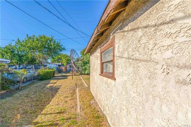 Los Angeles, California, 90002, United States, 2 Bedrooms Bedrooms, ,1 BathroomBathrooms,Residential,For Sale,1931057