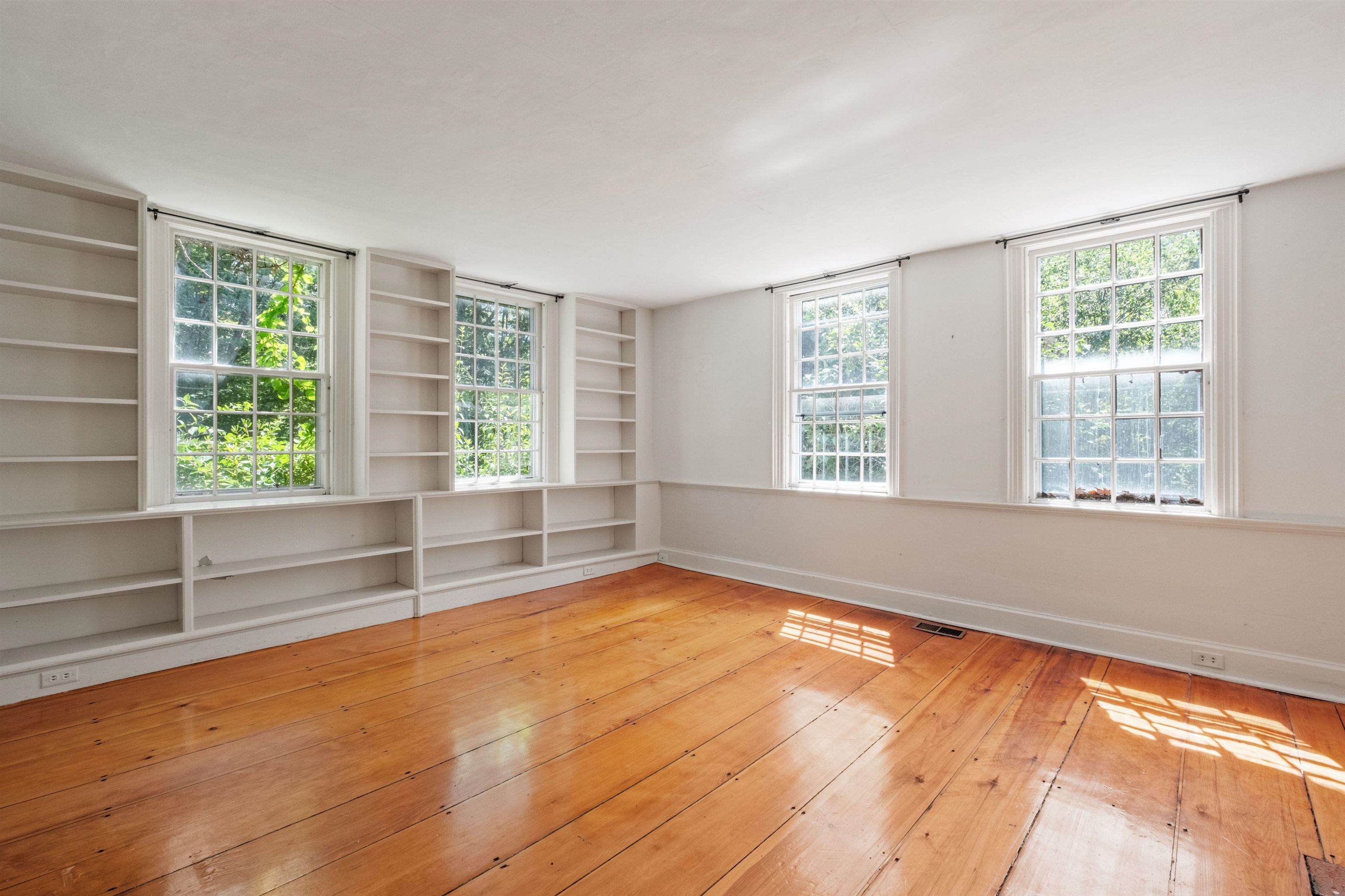 Warner, New Hampshire, 03278, United States, 3 Bedrooms Bedrooms, ,3 BathroomsBathrooms,Residential,For Sale,1912290