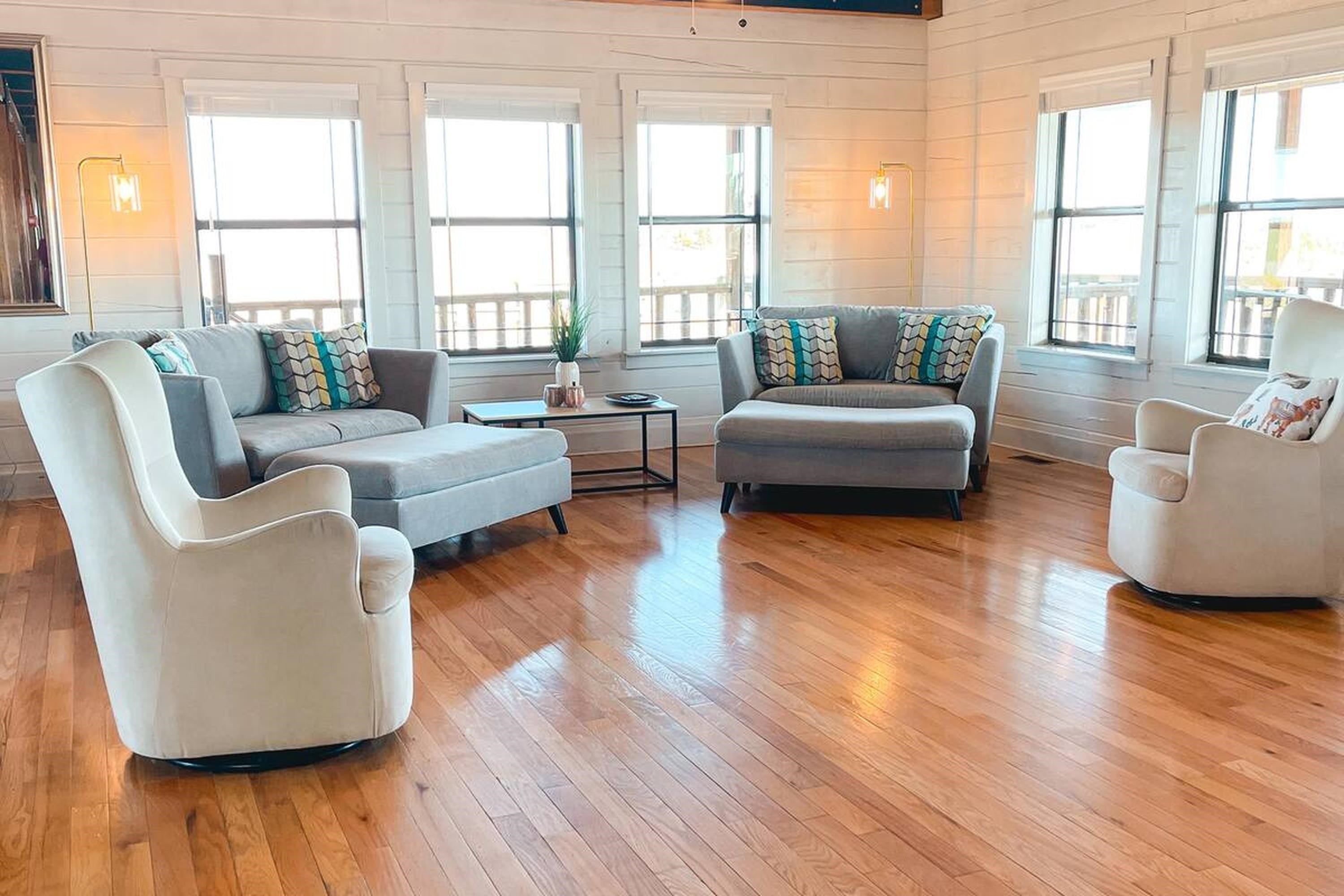 Mountain View, Arkansas, 72560, United States, 4 Bedrooms Bedrooms, ,2 BathroomsBathrooms,Residential,For Sale,1988851