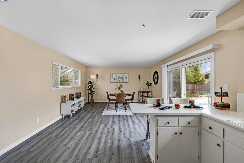 San Leandro, California, 94579, United States, 3 Bedrooms Bedrooms, ,1 BathroomBathrooms,Residential,For Sale,1921969
