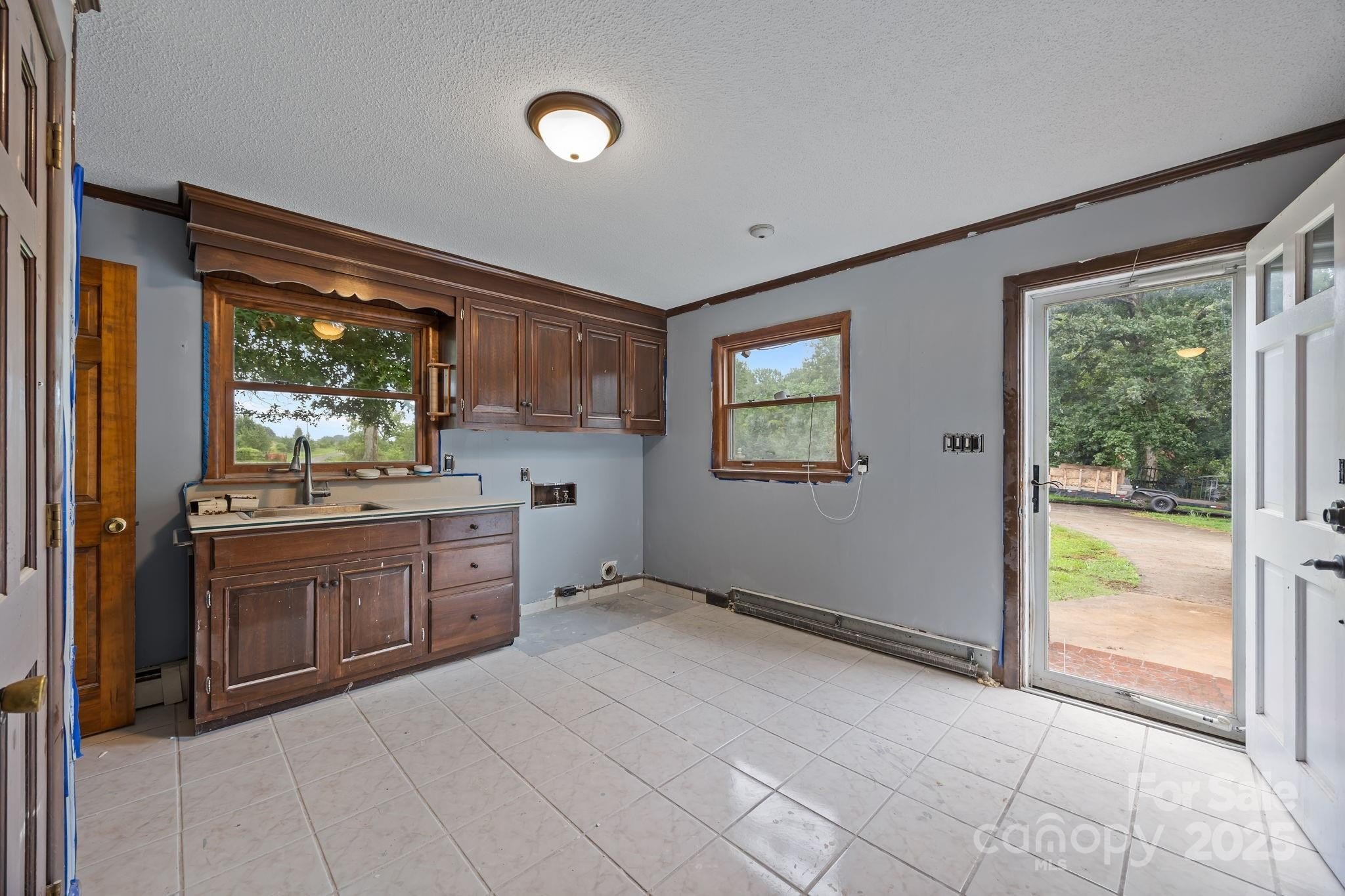 Cleveland, North Carolina, 27013, United States, 4 Bedrooms Bedrooms, ,4 BathroomsBathrooms,Residential,For Sale,1915342