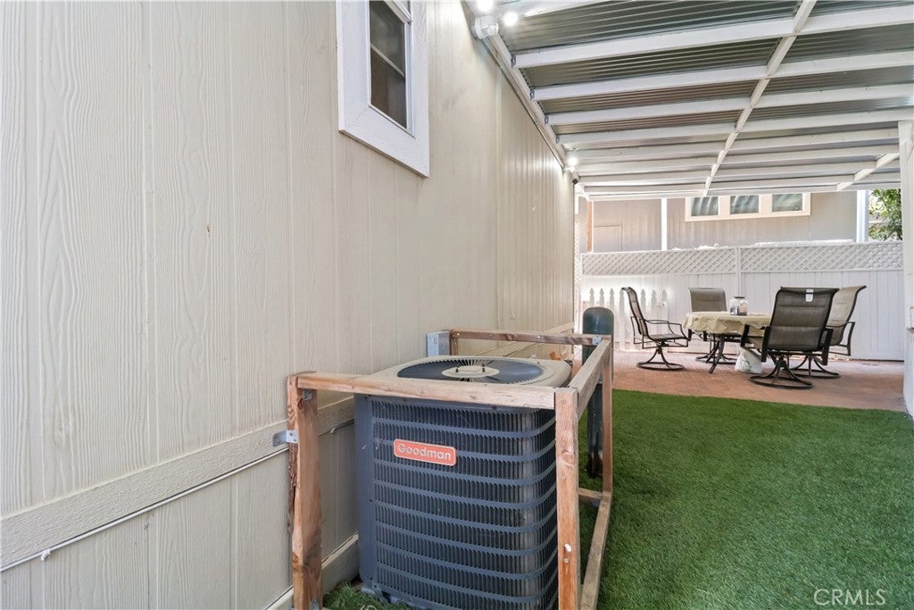 Woodland Hills, California, 91364, United States, 3 Bedrooms Bedrooms, ,2 BathroomsBathrooms,Residential,For Sale,1895841