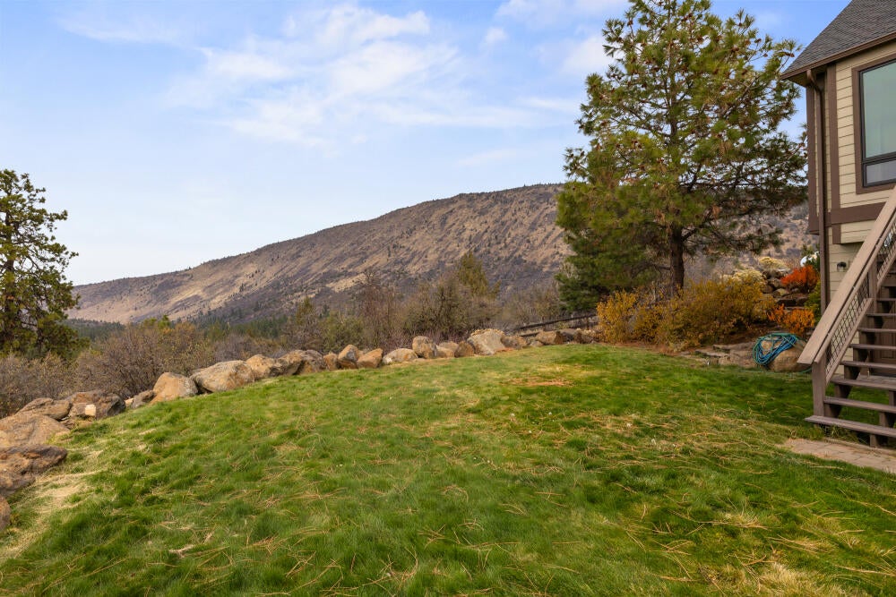 Klamath Falls, Oregon, 97601, United States, 4 Bedrooms Bedrooms, ,3 BathroomsBathrooms,Residential,For Sale,1987766