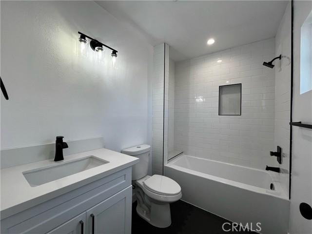 LA, California, 90008, United States, 5 Bedrooms Bedrooms, ,4 BathroomsBathrooms,Residential,For Sale,2023557