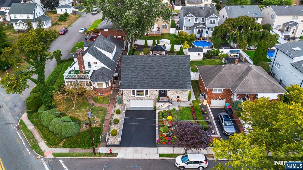 Elmwood Park, New Jersey, 07407, United States, 3 Bedrooms Bedrooms, ,3 BathroomsBathrooms,Residential,For Sale,1941820