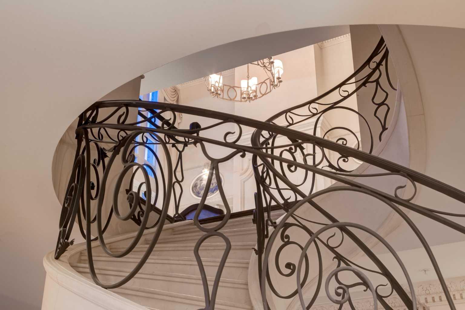 CALGARY, Alberta, T2P 5J9, CA, 2 Bedrooms Bedrooms, ,6 BathroomsBathrooms,Residential,For Sale,1987671