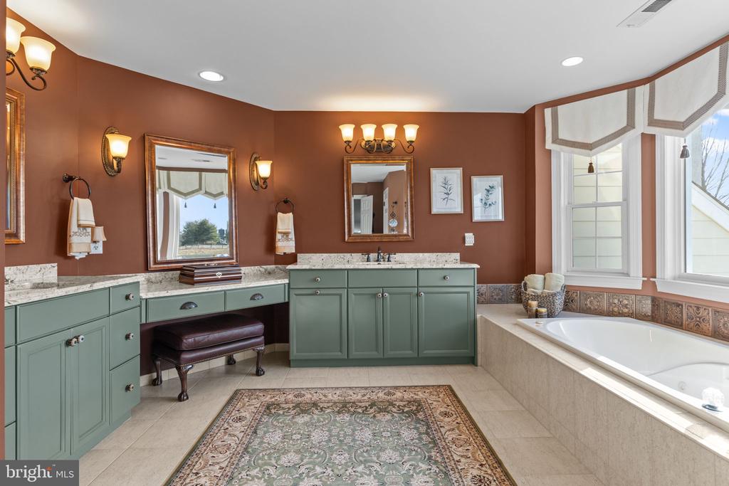 New Hope, Pennsylvania, 18938, United States, 4 Bedrooms Bedrooms, ,4 BathroomsBathrooms,Residential,For Sale,2003111