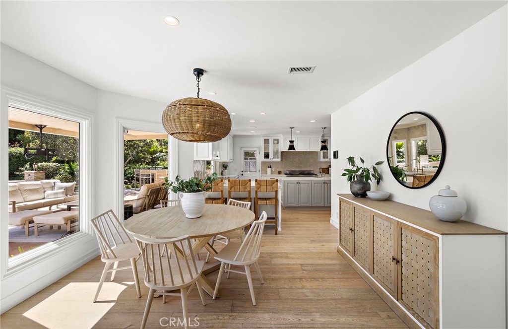 Laguna Hills, California, 92653, United States, 7 Bedrooms Bedrooms, ,5 BathroomsBathrooms,Residential,For Sale,1941687