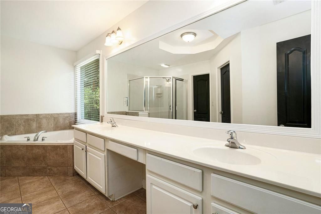 Decatur, Georgia, 30032, United States, 4 Bedrooms Bedrooms, ,4 BathroomsBathrooms,Residential,For Sale,1926927