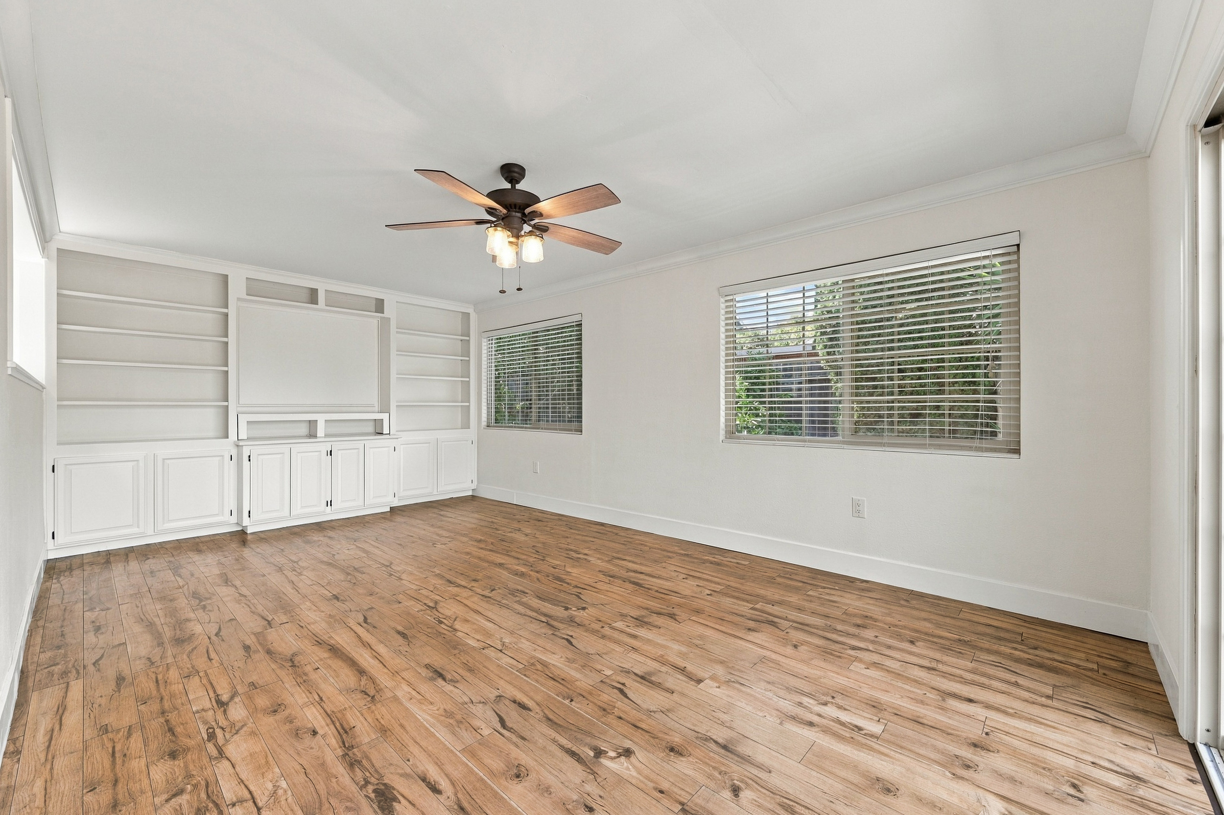  Inviting Move-In Ready Home - 物件實景