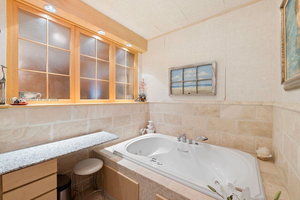 Miami Beach, Florida, 33141, United States, 4 Bedrooms Bedrooms, ,3 BathroomsBathrooms,Residential,For Sale,1711851