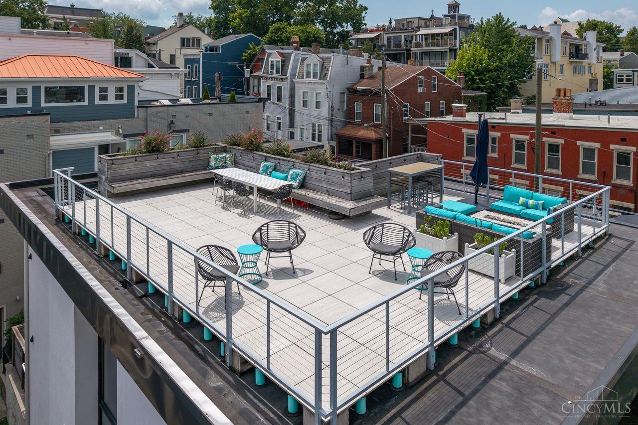 Cincinnati, Ohio, 45202, United States, 4 Bedrooms Bedrooms, ,4 BathroomsBathrooms,Residential,For Sale,1926217