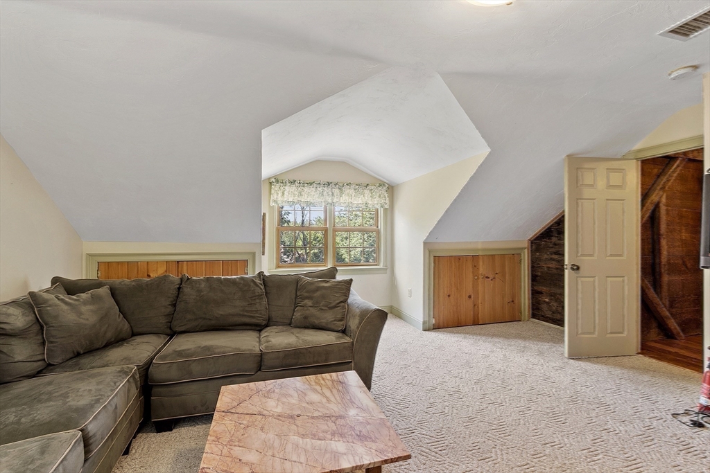 Ashby, Massachusetts, 01431, United States, 4 Bedrooms Bedrooms, ,3 BathroomsBathrooms,Residential,For Sale,1917455